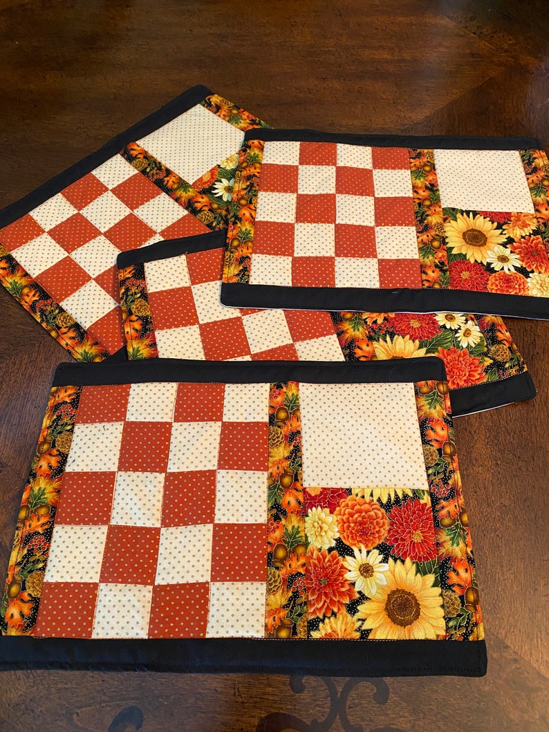 Pocketed snack mats in Autumn colors