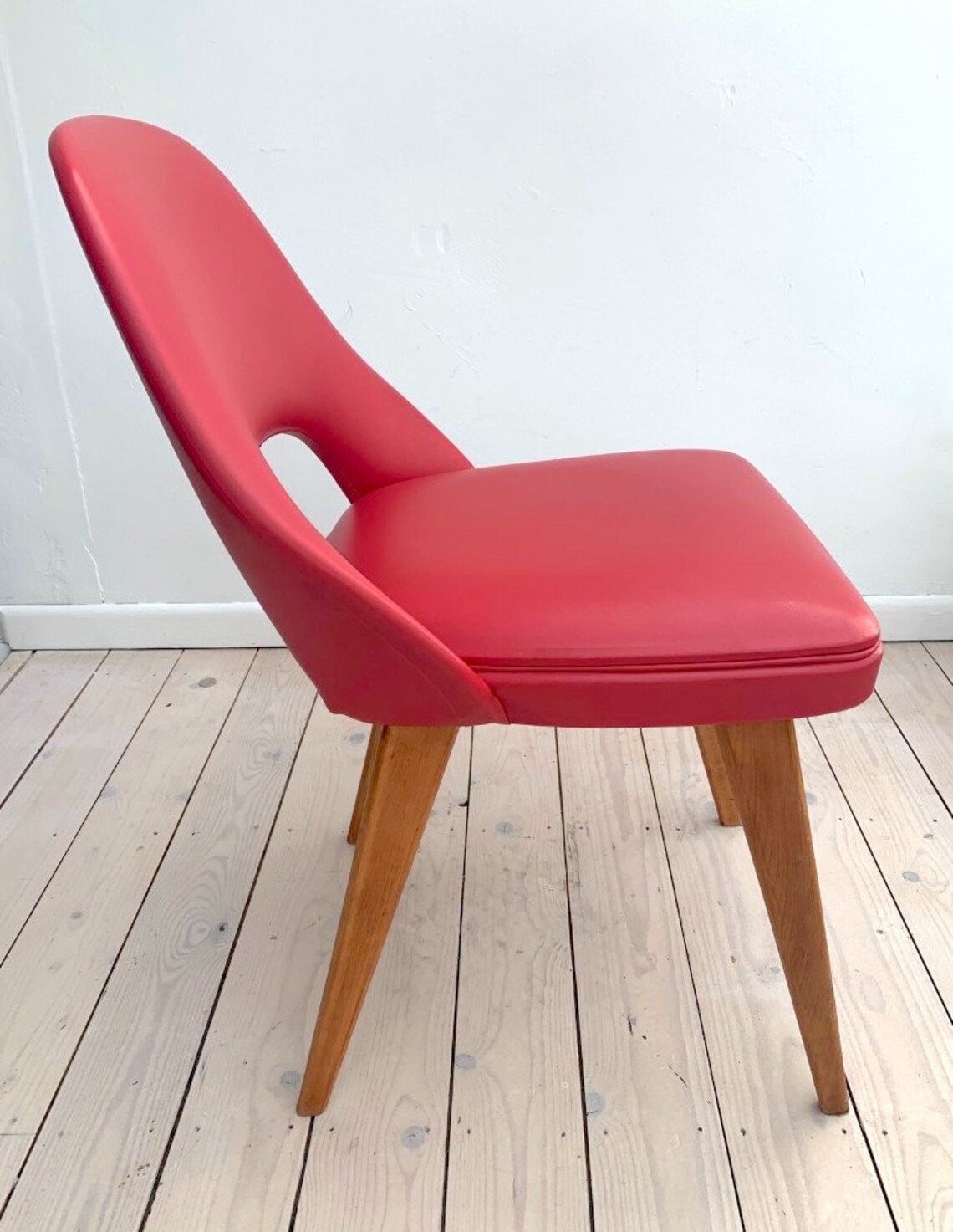 4 Vintage Red Vinyl Chairs Ben chairs by Stowe Type 904 mid | Etsy