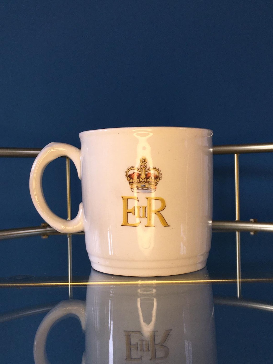 Queen Elizabeth Coronation 1953 vintage mug Etsy Queen Elizabeth Coronation 1953 vintage mug Etsy