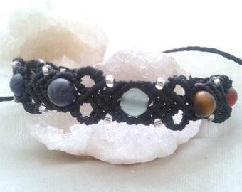 Bracelet macramé  noir avec perles  en pierre naturelles 7 Chakras,création unique,faite main cadeau femme , lithothérapie