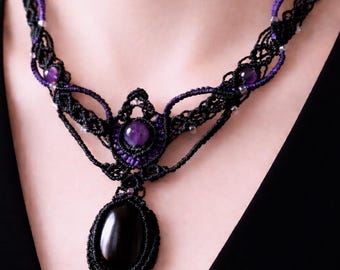 Collier macramé  noir ,violet. Onyx noir & Améthyste – Bijou fait main | Création unique | Pierre fine naturelle | Cadeau spirituel mystique