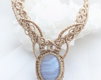 Collier macramé  cabochon et perle agate Blue lace ,fil linhasita  beige  style bohème ajustable, cadeau bien-être pour femme, lithothérapie