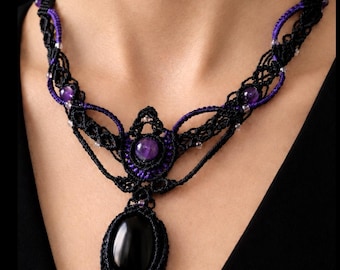 Black and purple macrame necklace. Black onyx & amethyst – Handmade jewelry | Unique creation | Natural gemstone | Mystical spiritual gift