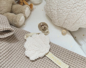 Shelly Seashell Pacifier Clip