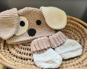 Conjunto de gorro y patucos para bebé cachorro