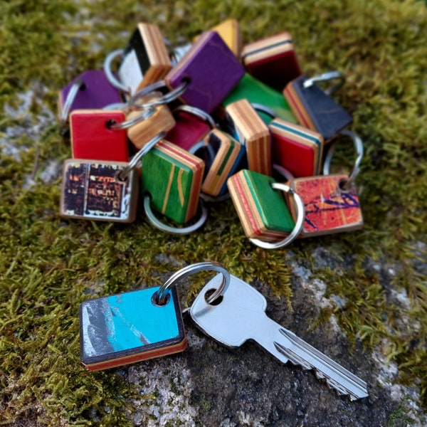 Schlüsselanhänger aus recycelten Skateboards, handmade, recycled,aus Skateboard Holz, Unikat