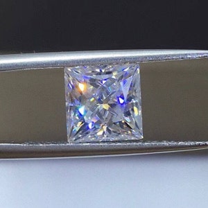 Super Sparkling 2 CT Princess Cut Moissanite, 7x7mm Colorless D FL Moissanite with Certificate