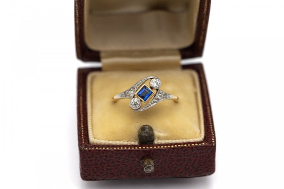 Antique gold ring with natural sapphire and diamo… - image 2
