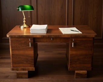 Art Deco bureau uit de jaren 1940, Polen. Na renovatie.