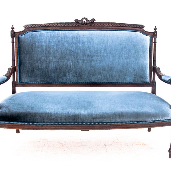 Antikes Sofa, Eklektizismus, aus der Zeit um 1870. Nach der Renovierung.