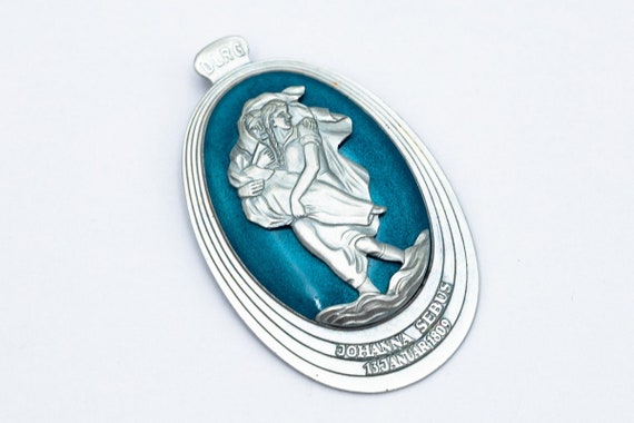 Silver pendant with patron saint Johanna Sebus. V… - image 1