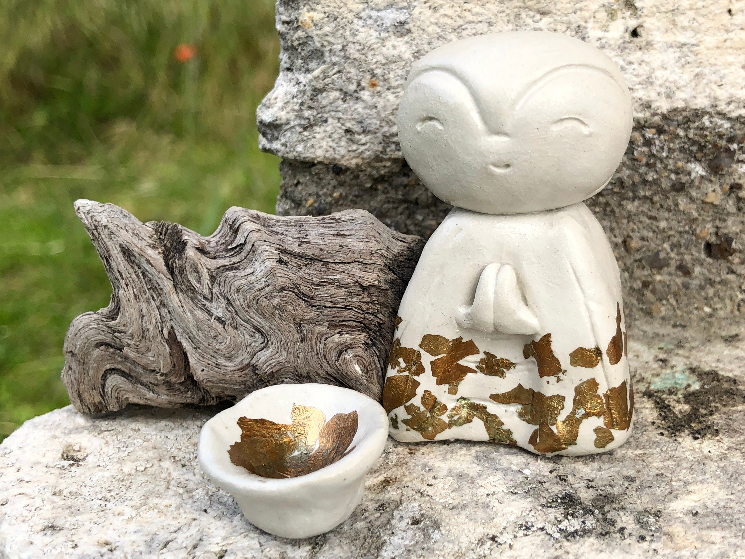 Racine Blanche d'arbre d'argile Jizo | Statue de Méditation Shinto et Bouddhiste/Sculpture