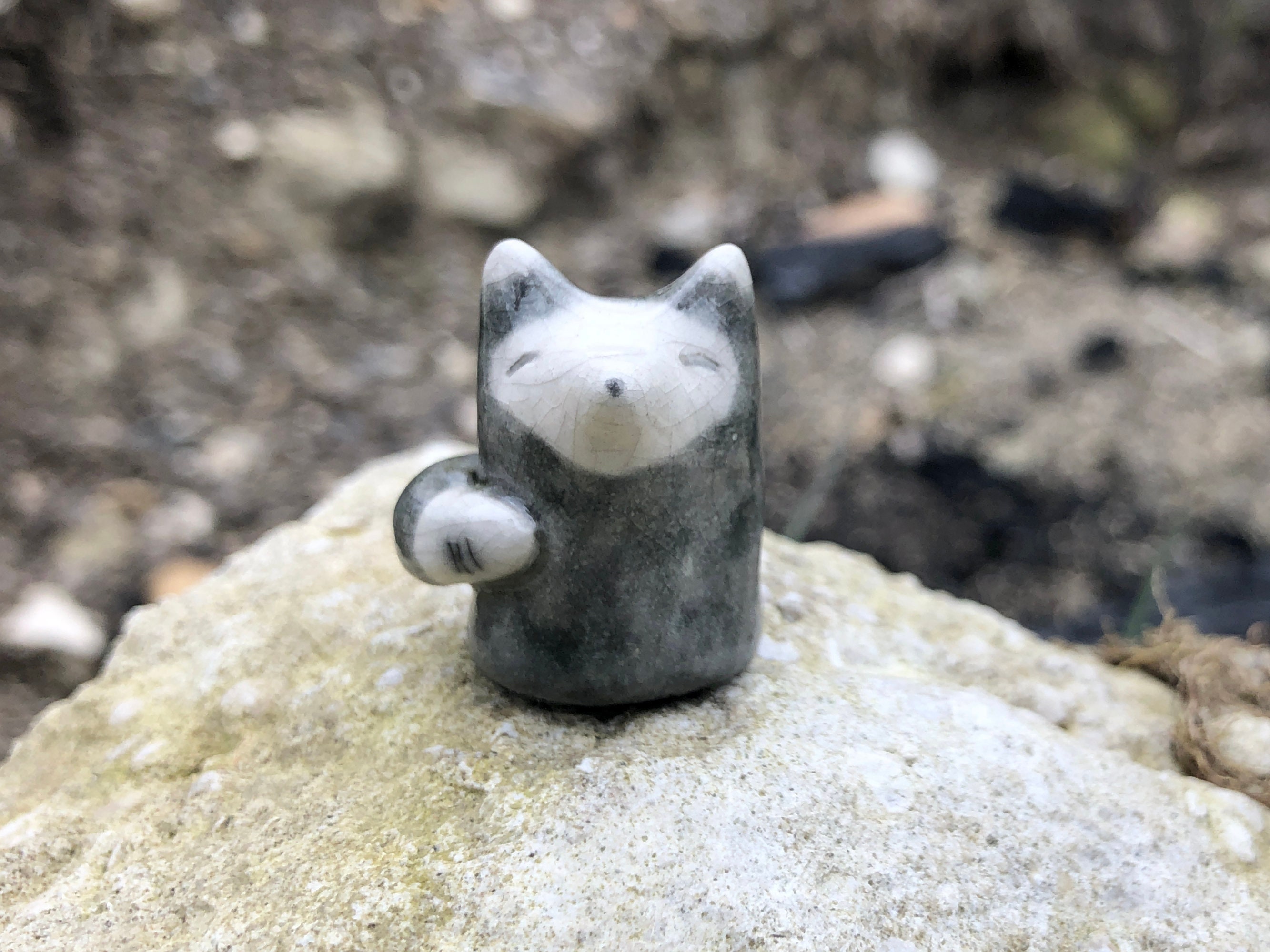 Loup Gris ou Husky/Sculpture d'esprit Raku Sibérien | Chamanisme, Méditation, Sanctuaire Protection,