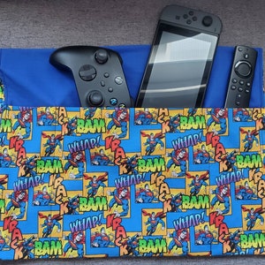 Caddy pour canapé pour enfants : télécommande et porte-livre avec poches