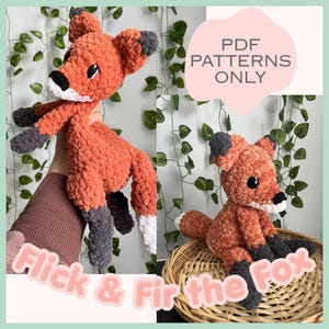 Op de afbeelding: Gehaakte vossenknuffel in oranje, grijs, zwart en wit. De vos heeft grote zwarte ogen en een witte snuit. De tekst "PDF PATTERNS ONLY" en "Flick & Fir the Fox" zijn zichtbaar.