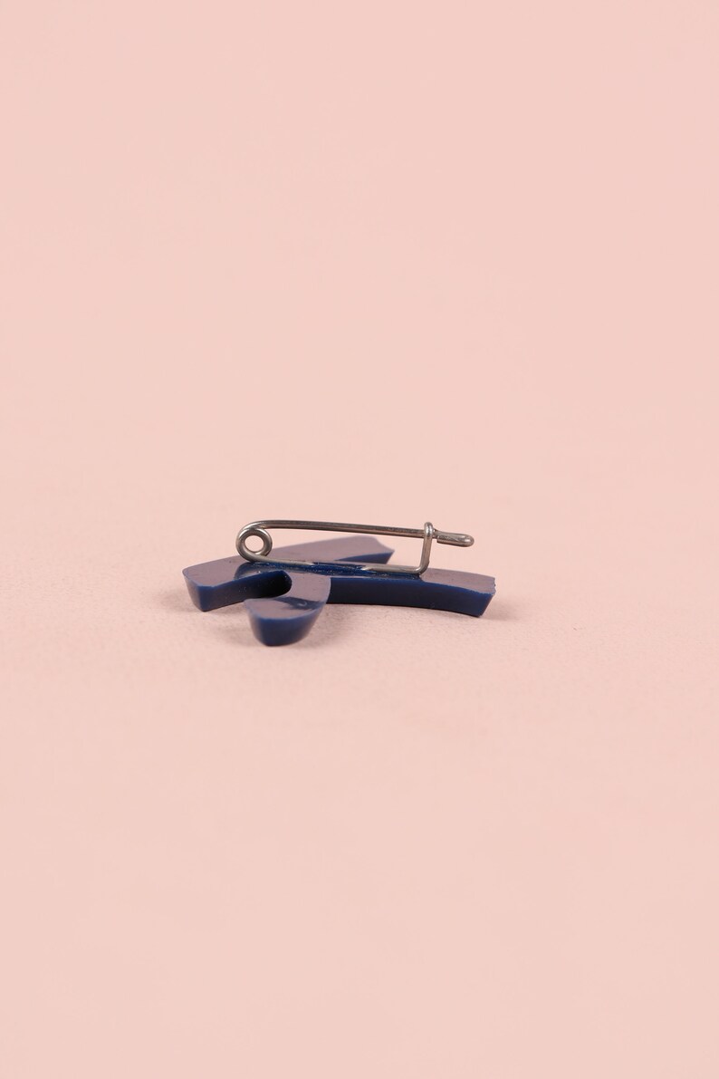 Vtg 70s 80s Dark Blue Name Letter Initial /'K/' Brooch