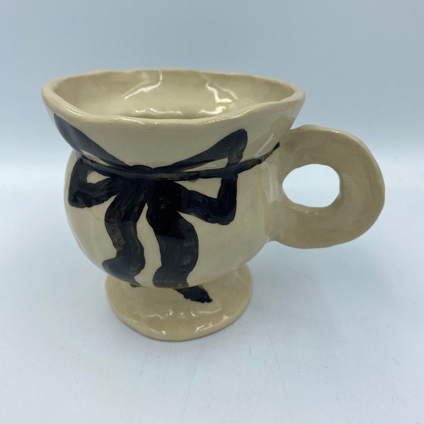 Bow mug