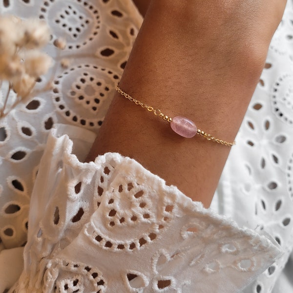 Vergoldetes Rosenquarzarmband mit Perlen | Halbedelstein Schmuck | zartes rosa Heilsteinarmband | Geburtsstein | verstellbar | rosa/gold