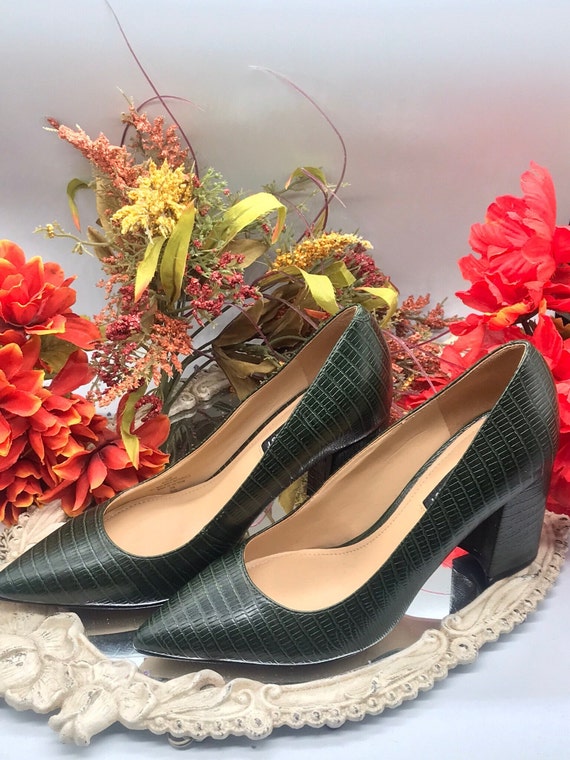 Nine West green leather shoes
