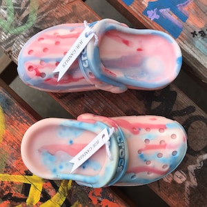 Croc candles - 200g wax - soy - vegan - gift - unusual - cute candles - crocs - secret santa