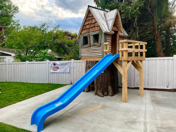 The Stumphouse by Playscapes Studios