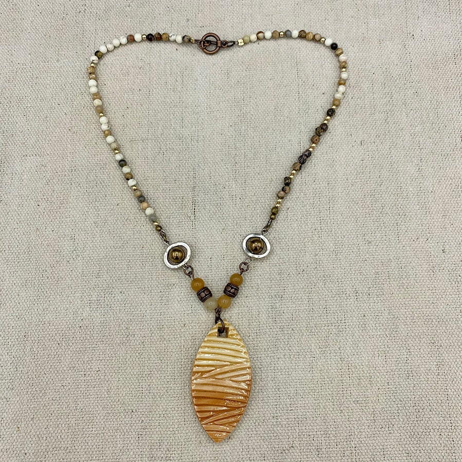 Desert Gold Beaded Surfboard Necklace Essential Oil Pendant Etsy.de