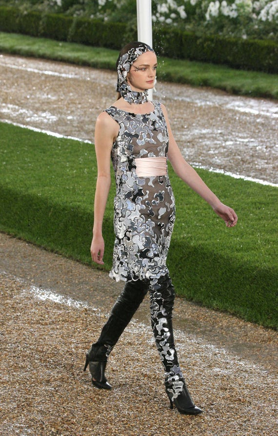 karl lagerfeld dresses runway Remember this iconic Karl Lagerfeld for Chanel bride moment? We have  Claudia Schiffer striking the runway in a literal tweed wedding dress. I  meannn tweed on a bridal piece and it still