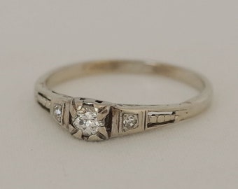 18K White Gold and Diamond Art Deco Ring