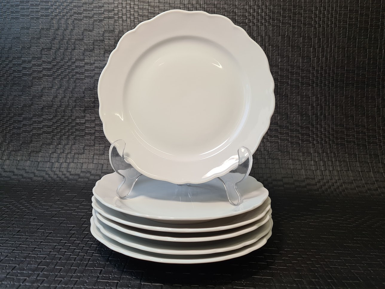 新品希少ドイツ製Hutschenreuther 花模様と美しい金彩ディッシュ6枚 新品希少ドイツ製Hutschenreuther 花模様と美しい金彩ディッシュ6枚