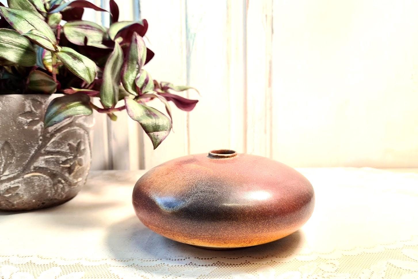 Brown Art Ceramic UFO Shape Vase Candle Holder Ø15.5 Cm Brown Art Ceramic UFO Shape Vase Candle Holder Ø15.5 Cm