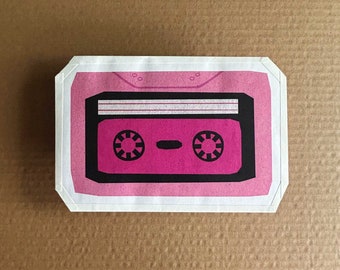 Cassette rose - enveloppe cadeau faite main / boulette en papier (pochette cadeau, enveloppe porte-bonheur qui sert également de carte de voeux)