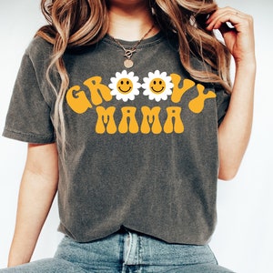 Groovy Mama Daddy Shirt,Groovy Mom Tshirt,Groovy Birthday Party Outfit,Custom Family Groovy Tee,70s Mama Gift,Groovy Party,Retro Daddy  tee