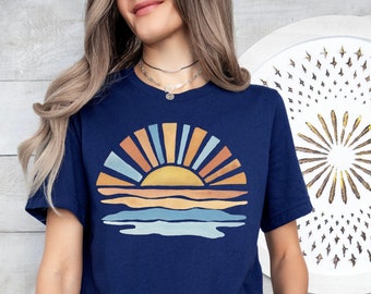 Retro Sunset Rays Wavy Shirt, Sun Shirt, Retro Sunshine Shirt, Sun Rays Tee, Beachy Vibes Tee, Retro Summer Time , Sunset Tshirt