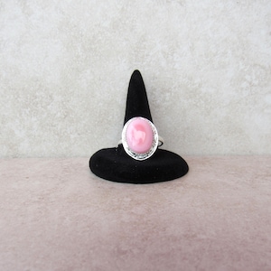 Handmade Sterling Silver Pink Conch Shell Ring: Oval Cabochon