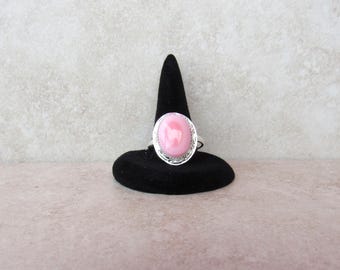 Handmade Sterling Silver Pink Conch Shell Ring: Oval Cabochon