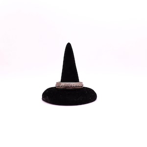 Oxidized Sterling Silver Daisy Band Ring: Retro 70s Wedding Band