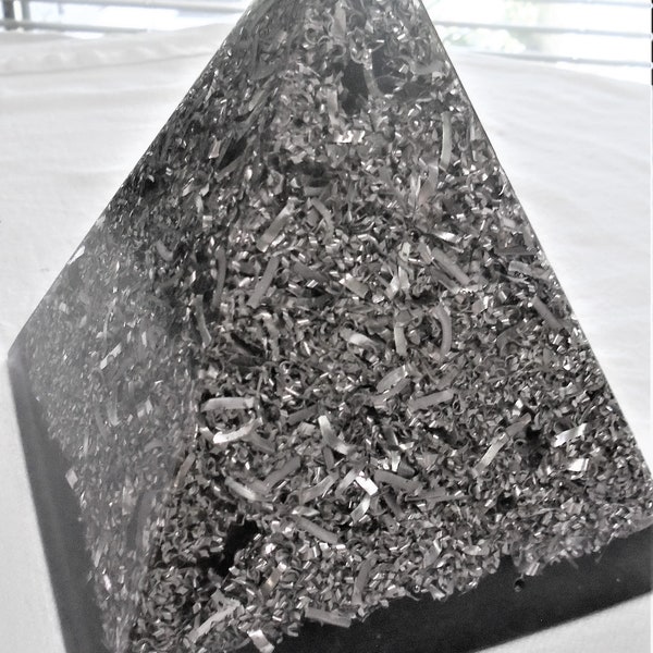 RARE Pyramid energy orgone Orgonite Aluminum Shavings Resin Silver Large 5 1/2"