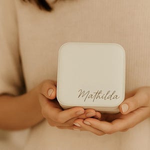 Personalisierte Schmuckbox – Reise Schmuckkästchen für Ringe, Ohrringe & Uhren – Geschenk für Frauen und Mädchen, Schmuckaufbewahrung