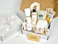 Geschenkbox Personalisiert für Frauen Freundin Geschenk Geburtstagsgeschenk für Frauen Hochzeit Wellnessbox für Mütter in 4 Varianten product logo