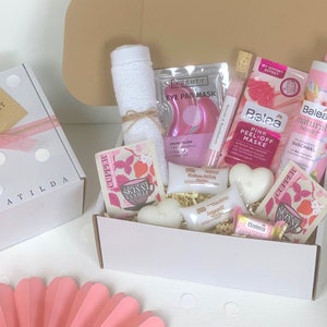 Personalisierte Geschenkbox Wellnessbox Pink für Geschenk Muttertag Geburtstag Wellness Gift Hochzeit in 3 Varianten für Freundin Frauen102 Geschenkbox M