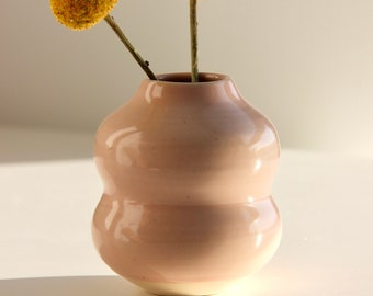 Vase bourgeon en céramique rose clair | Vase fait main | Petit vase à fleurs | Vase en céramique | Vase rose | Vase tout en courbes | Petit vase rose | Vase