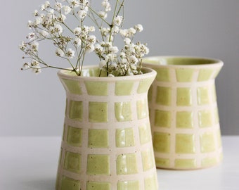 Vase en céramique fait main | Vase à carreaux | Rétro moderne | Vase vert | Moderne milieu du siècle | Vase à fleurs | Petit vase | Décoration d'intérieur | Vase