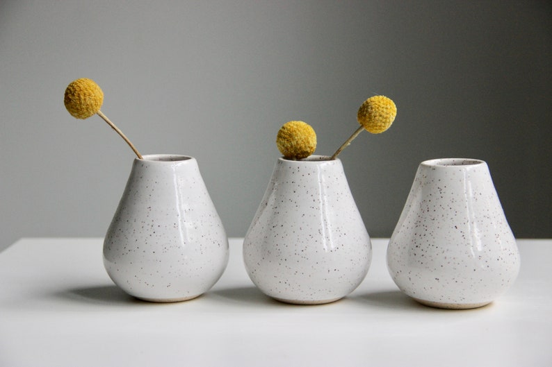 Ceramic Bud Vase Handmade Speckled White Vase Flower Vase Bud Vase Air Plant Holder Modern Home Decor Boho Simple Modern Vase imagem 4