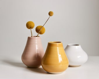 Knospe Vasen-Set | Keramik Vase | 3er Set | Rosa, Gelb, Weiß | Handgemachte Kleine Blumenvase | Luftpflanzenhalter | Modernes minimalistisches Dekor