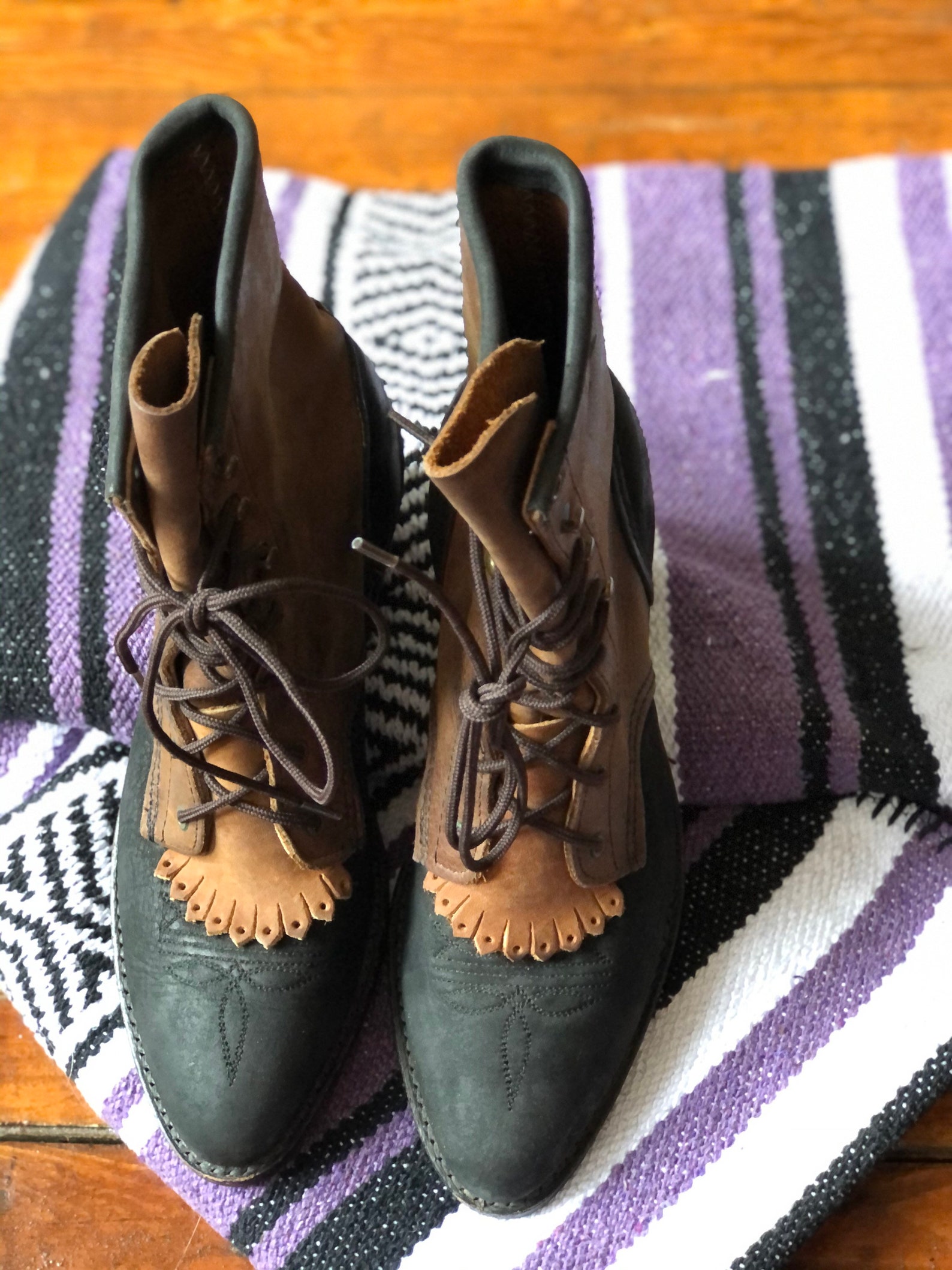 lace up ropers