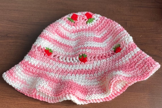 Crochet PATTERN: Strawberry Bucket Hat | Etsy