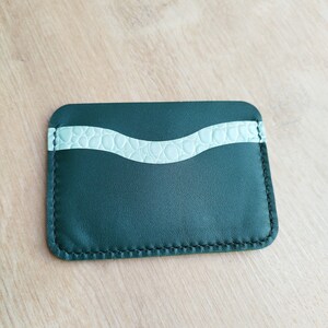Porte-cartes en cuir vert et vert d'eau croco cousu main