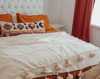 Mother/'s Day Gift Mother/'s Day Gift White Moroccan pom pom blanket with black scribble pattern /& Fuschia tassels Mother/'s Day Gift