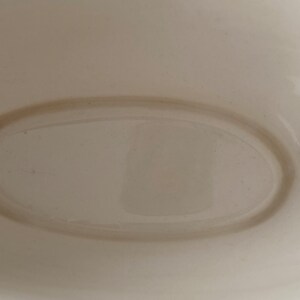 Vintage gravy boat with floral motif and gold filagree trim bild 9