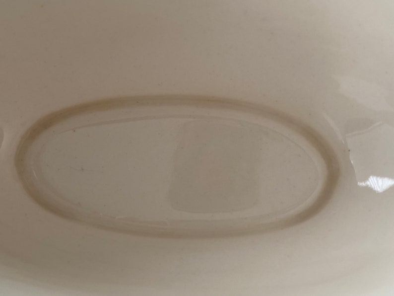 Vintage gravy boat with floral motif and gold filagree trim bild 9